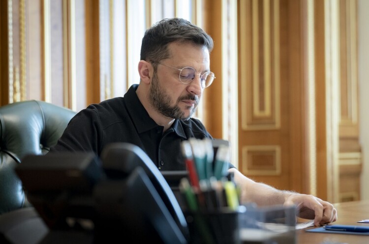 Фото: Офіс президента Такої перспективної економічної угоди у відносинах між Україною та Америкою ще не було – Зеленський про ратифікацію угоди про копалини
