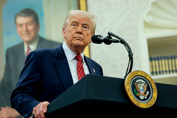Трамп погрожує виробнику ляльок Barbie 100%-им тарифом, якщо вони не перенесуть виробництво до США Трамп погрожує виробнику ляльок Barbie 100%-им тарифом, якщо вони не перенесуть виробництво до США