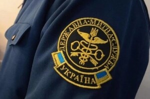 Бджоли проти меду: як чиновники імітують боротьбу з митниками-корупціонерами та куди поділися перевірки на поліграфі