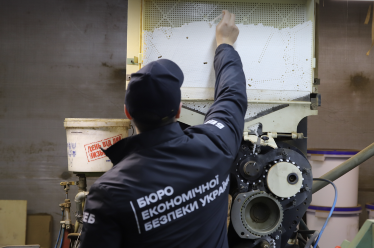 На Київщині викрили підпільний цех із виробництва сигарет – БЕБ На Київщині викрили підпільний цех із виробництва сигарет – БЕБ