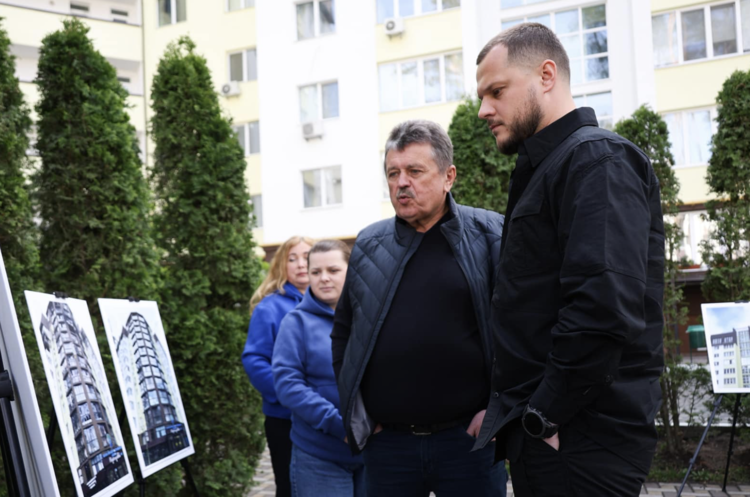 В Ірпені за гроші United24 відновили ще одну багатоповерхівку В Ірпені за гроші United24 відновили ще одну багатоповерхівку