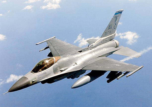    F-16,      