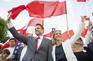 Польща стверджує, що росія втручається у президентські вибори