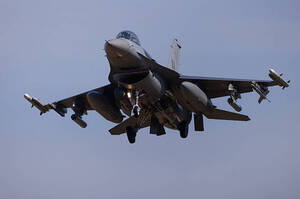      F-16   2025 