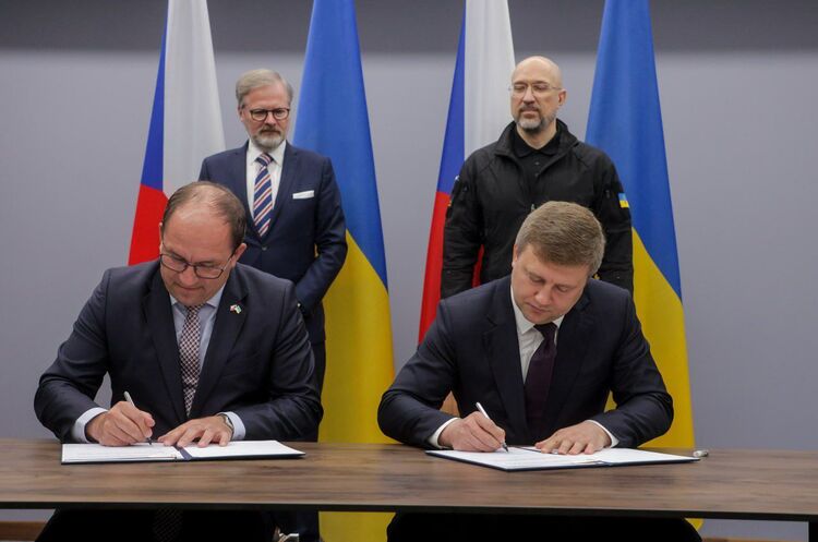Україна та Чехія посилюватимуть співпрацю в аграрній і продовольчій сферах Україна та Чехія посилюватимуть співпрацю в аграрній і продовольчій сферах