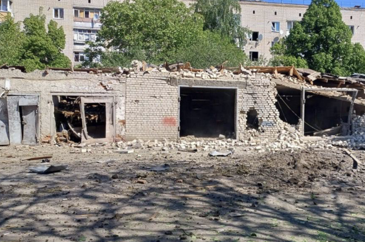 росія скинула авіабомбу на комунальників у Куп'янську росія скинула авіабомбу на комунальників у Куп'янську