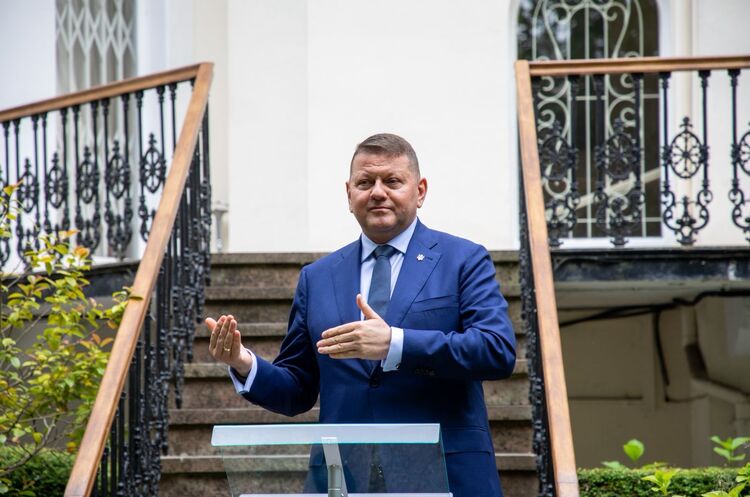 Залужний: росія буде вести війну до тих пір, поки здатна її фінансувати Залужний: росія буде вести війну до тих пір, поки здатна її фінансувати
