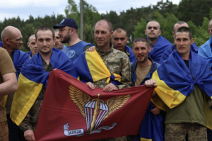 В Україну повернулися 307 полонених українців – Зеленський