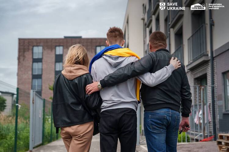 Фото: Зарівна/Telegram Україна повернула з окупації ще 11 дітей