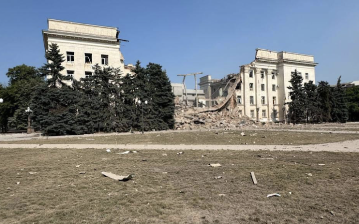 Фото: Прокудін Олександр / Telegram росіяни знищили будівлю Херсонської ОДА