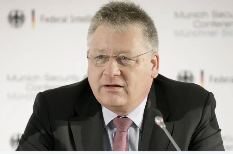 Бруно Каль Німецька розвідка: путін готує напад на країни Балтії під приводом «захисту російськомовного населення»