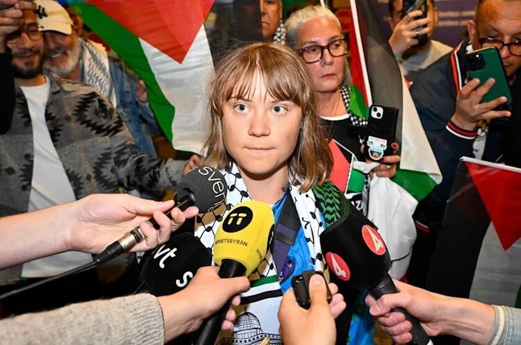 Грету Тунберг депортували з Ізраїлю після спроби доставити гуманітарну допомогу в сектор Газа Грету Тунберг депортували з Ізраїлю після спроби доставити гуманітарну допомогу в сектор Газа