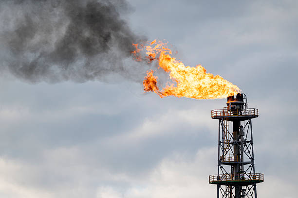 Ціни на нафту впали, оскільки ринок чекає рішення США щодо Ірану Ціни на нафту впали, оскільки ринок чекає рішення США щодо Ірану