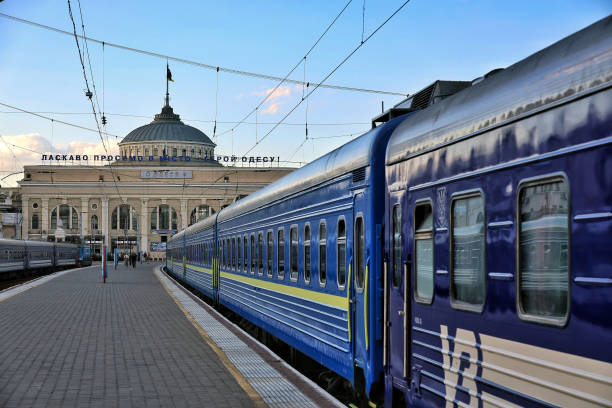 Ворожі безпілотники пошкодили залізницю Одеського вокзалу Ворожі безпілотники пошкодили залізницю Одеського вокзалу