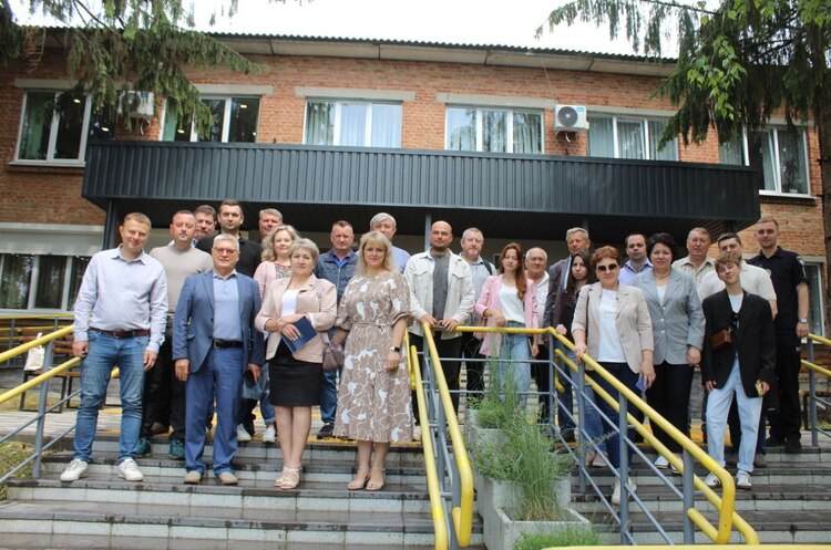 Як працювати з молоддю під час війни: Опішнянська громада поділилася досвідом з громадами Полтавщини Як працювати з молоддю під час війни: Опішнянська громада поділилася досвідом з громадами Полтавщини