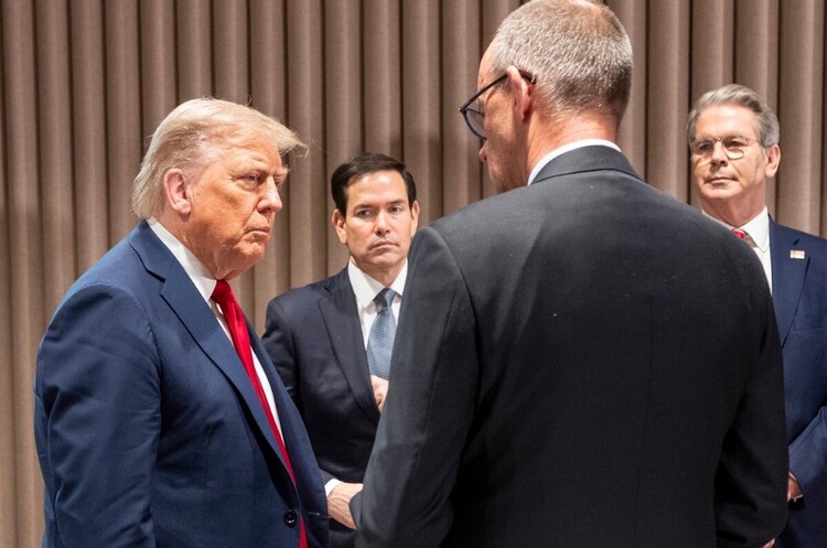 Трамп вирішив не виводити американські війська з Європи Трамп вирішив не виводити американські війська з Європи