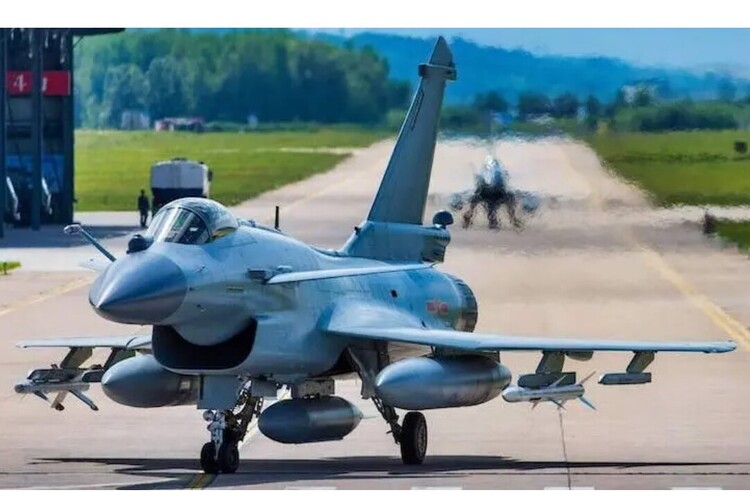 J-10C Іран купуватиме китайські винищувачі замість російських