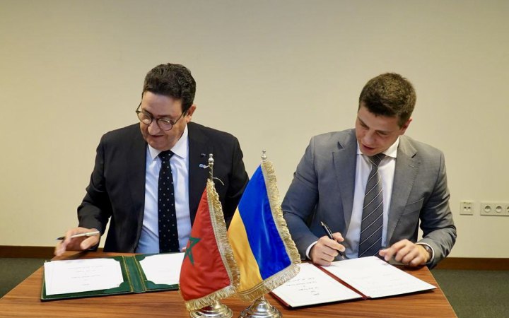 Фото: Міністерство розвитку громад та територій України Україна та Марокко підписали угоду про міжнародні автомобільні перевезення