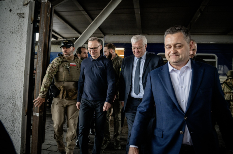 До Києва приїхав президент Польщі До Києва приїхав президент Польщі