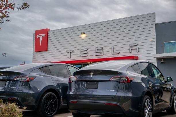  Tesla      Reuters