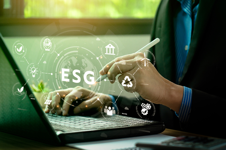  ESG-:     