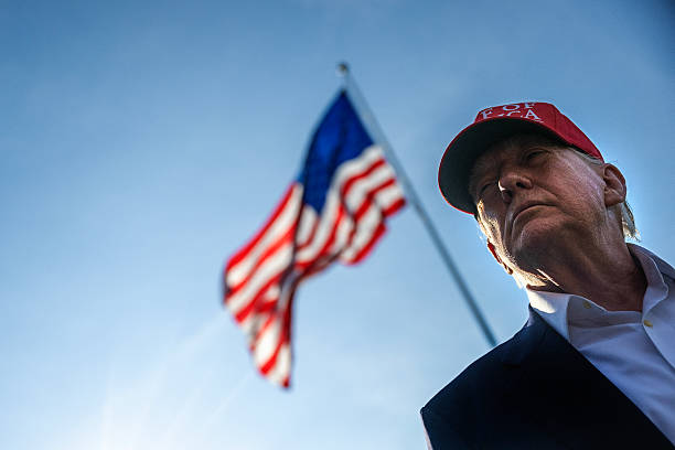 Трамп заявив, що Байден спустошив запаси США, передавши зброю Україні Трамп заявив, що Байден спустошив запаси США, передавши зброю Україні