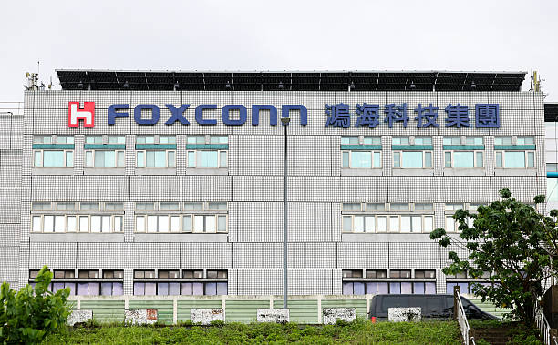 Foxconn розширює контроль над Sharp через покупку бізнесу, який виробляє камери для смартфонів Foxconn розширює контроль над Sharp через покупку бізнесу, який виробляє камери для смартфонів