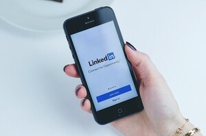     :  LinkedIn    B2B-