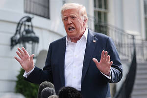 Трамп заявив, що США вже почали постачати союзникам зброю для України