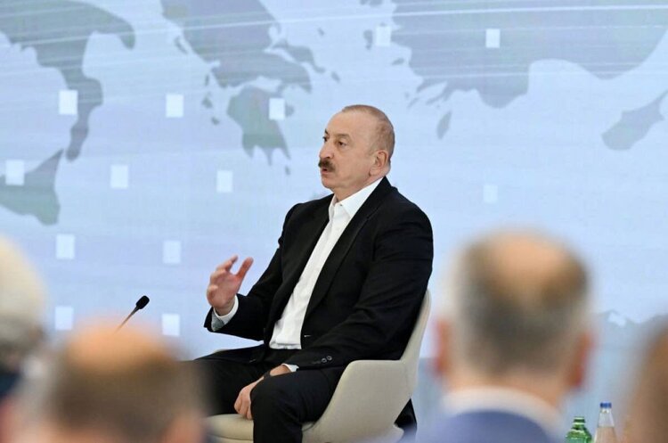 Алієв: «Моє послання українцям – ніколи не здавайтеся і не обмінюйте мир на втрату своєї землі» Алієв: «Моє послання українцям – ніколи не здавайтеся і не обмінюйте мир на втрату своєї землі»