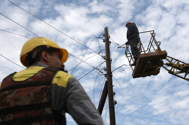 За півріччя в Україні відновили понад 14 400 км повітряних ліній електропередач За півріччя в Україні відновили понад 14 400 км повітряних ліній електропередач