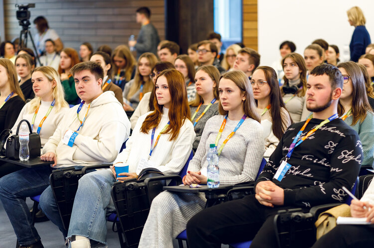 Фото з форуму «PRO майбутнє», Farmak Farmak – серед провідних бізнес-інвесторів в освіту в Україні