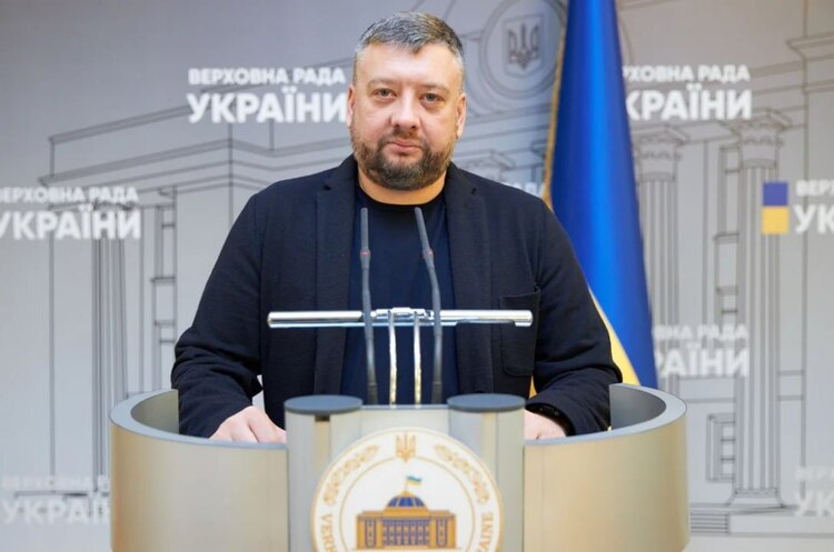 «Слуга народу» призупинить членство нардепа Кузнєцова на час розслідування корупційної справи «Слуга народу» призупинить членство нардепа Кузнєцова на час розслідування корупційної справи