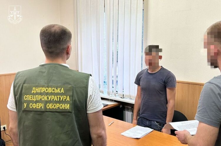 Фото: Офіс генпрокурора У Держспецтрансслужбі Міноборони викрили «крота», який мав корегувати удари рф