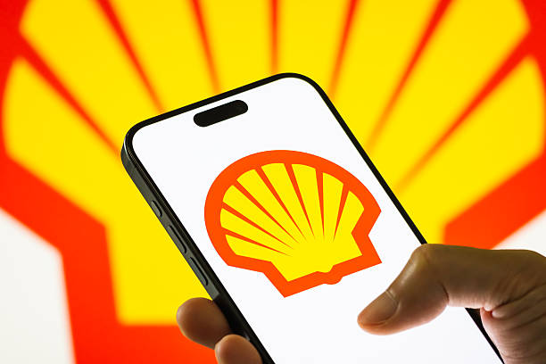 «Укрнафта» стала повним власником мережі АЗК Shell в Україні «Укрнафта» стала повним власником мережі АЗК Shell в Україні