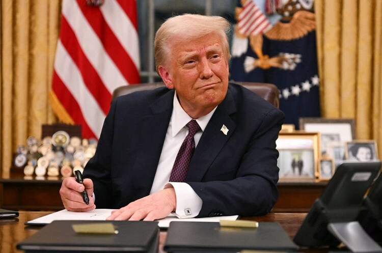 Трамп анонсував введення додаткових мит проти Китаю за купівлю російської нафти Трамп анонсував введення додаткових мит проти Китаю за купівлю російської нафти