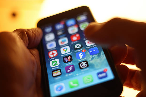    Apple  iOS    