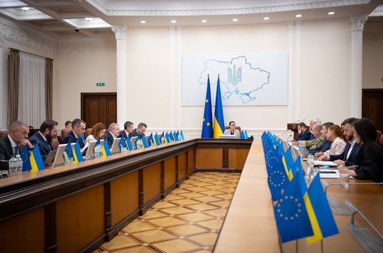 Фото: Юлія Свириденко/Telegram Уряд дозволив бронювати 100% військовозобов’язаних працівників у прифронтових регіонах