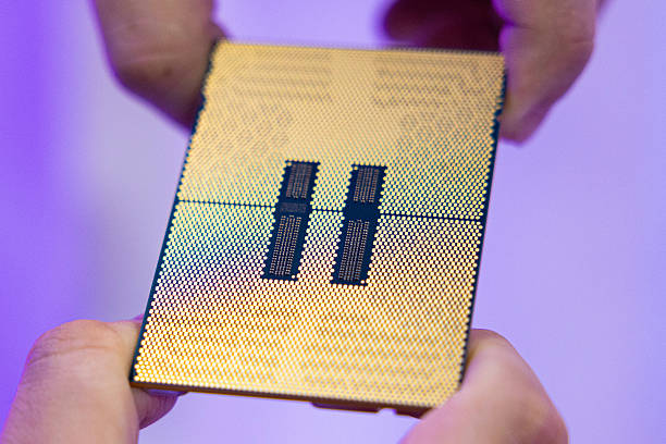     Intel    ,      4%