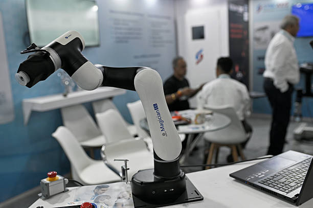 В Україні запускають проєкт RoboLab: університети отримають лабораторії з робототехніки В Україні запускають проєкт RoboLab: університети отримають лабораторії з робототехніки