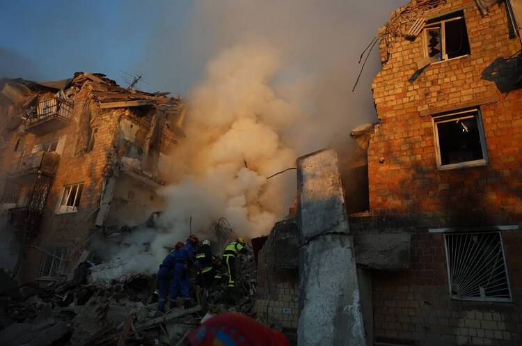 Фото: ДСНС України росія завдала удару по Києву: є загиблі (оновлено)