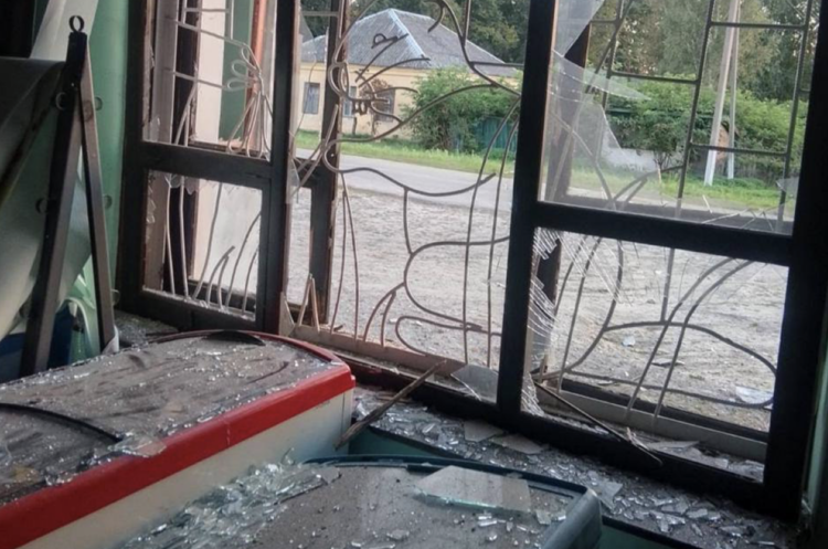 Ворог атакував безпілотниками дві школи на Чернігівщині Ворог атакував безпілотниками дві школи на Чернігівщині