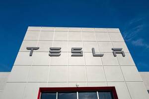  볿   7000 Tesla     
