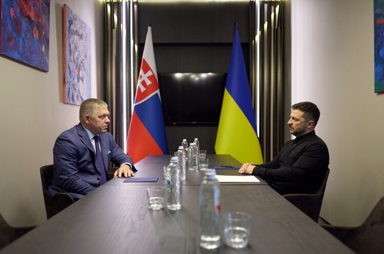    Գ:       