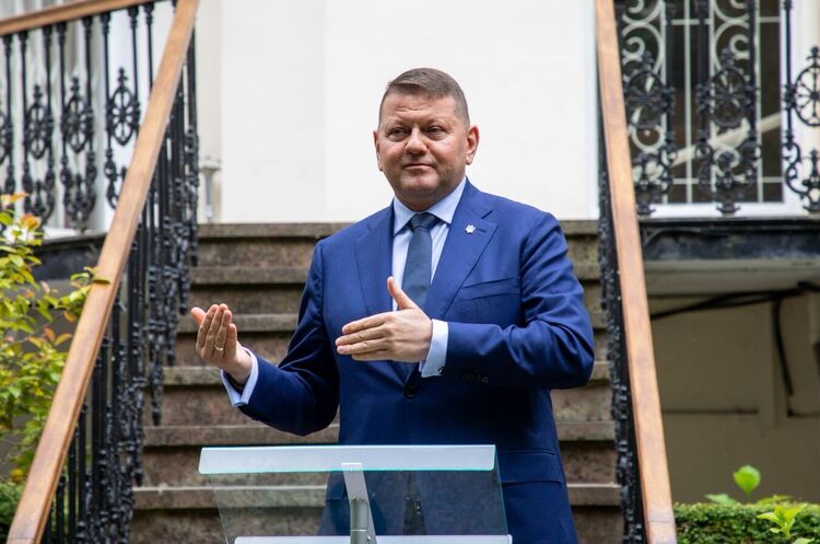 Залужний: «Кожна нота Нетребко в Лондонській опері заглушає крики вбитих українців» Залужний: «Кожна нота Нетребко в Лондонській опері заглушає крики вбитих українців»