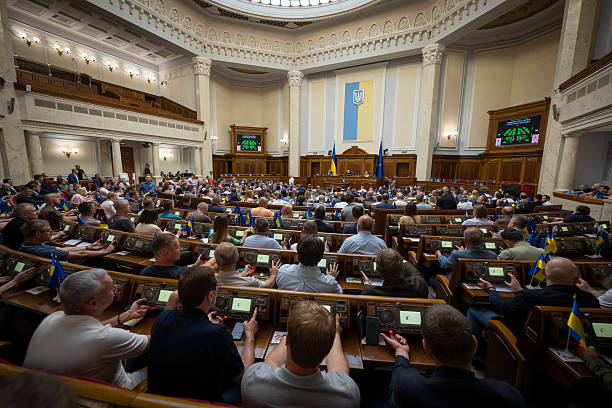 Верховна Рада відновила прямі трансляції засідань парламенту Верховна Рада відновила прямі трансляції засідань парламенту