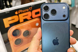  Apple     iPhone