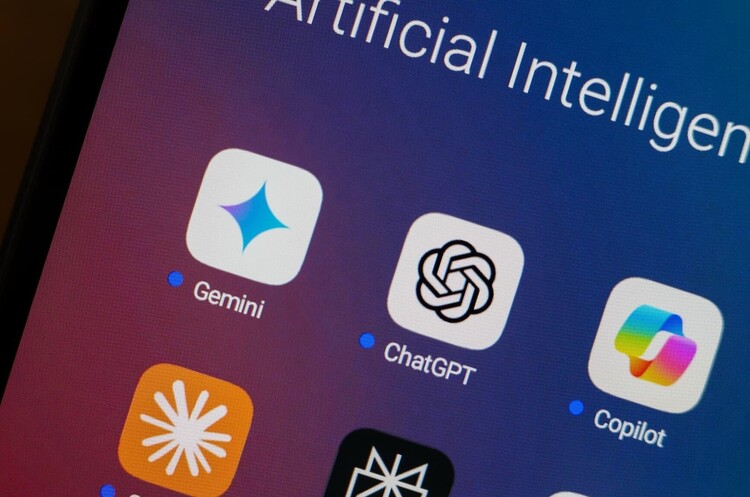 OpenAI      ChatGPT   