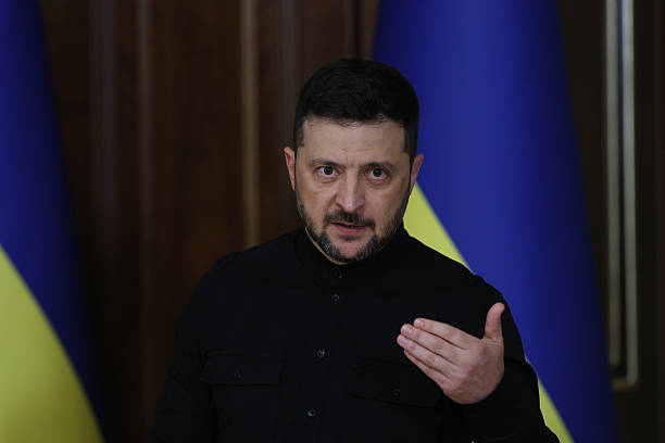 Зеленський підписав укази щодо тих, у кого підтвердили наявність російського громадянства Зеленський підписав укази щодо тих, у кого підтвердили наявність російського громадянства