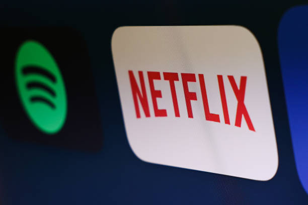 Netflix і Spotify об’єднуються для запуску відеоподкастів – від спорту до true crime Netflix і Spotify об’єднуються для запуску відеоподкастів – від спорту до true crime